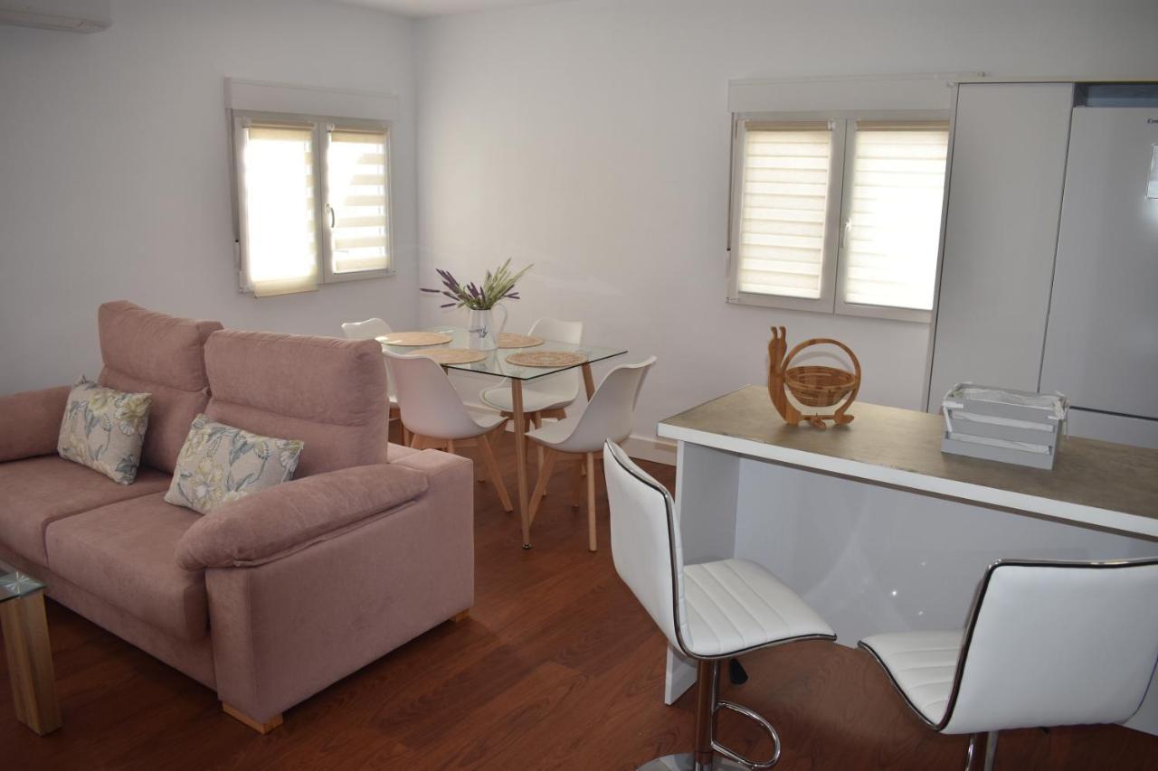 Apartamentos R66 กาเซเรส ภายนอก รูปภาพ