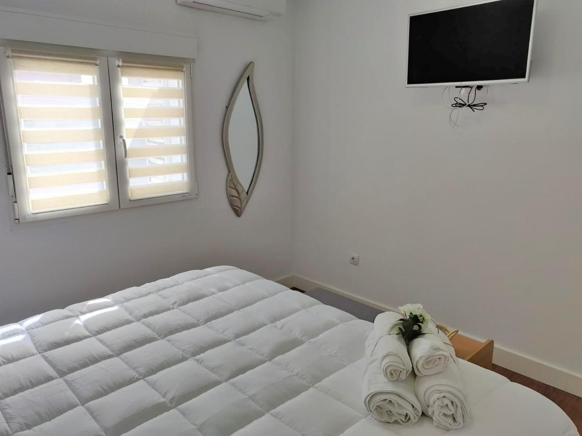 Apartamentos R66 กาเซเรส ภายนอก รูปภาพ