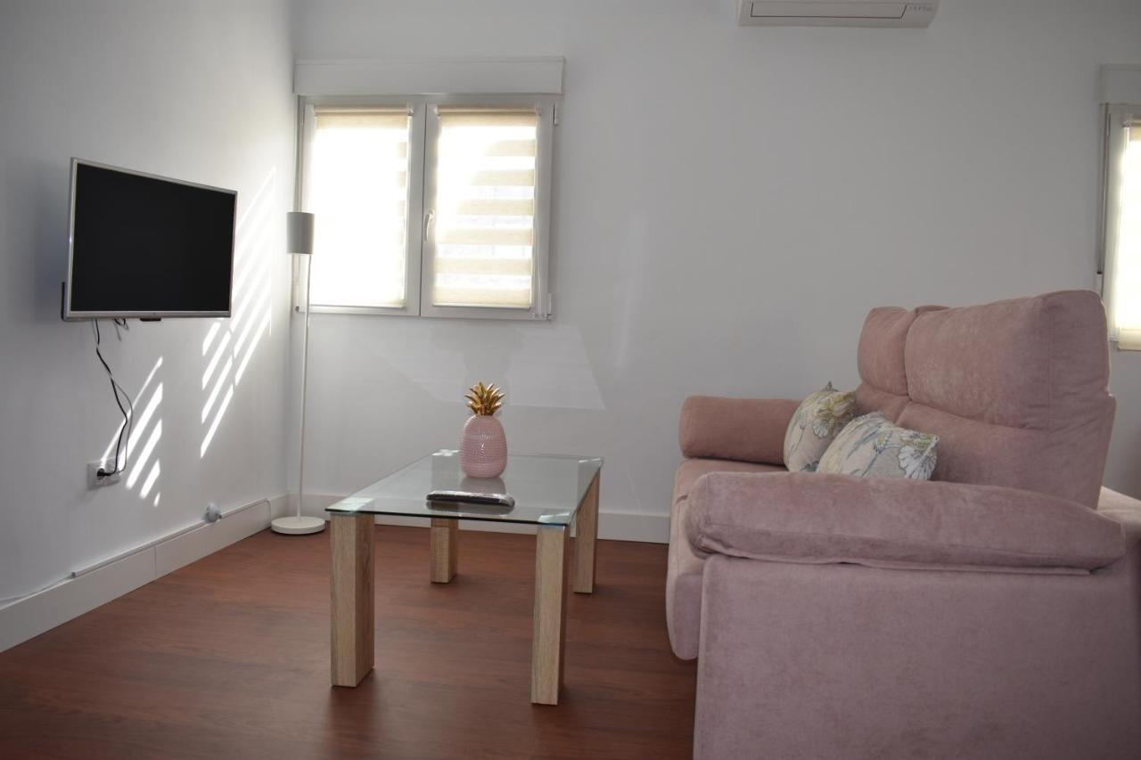 Apartamentos R66 กาเซเรส ภายนอก รูปภาพ