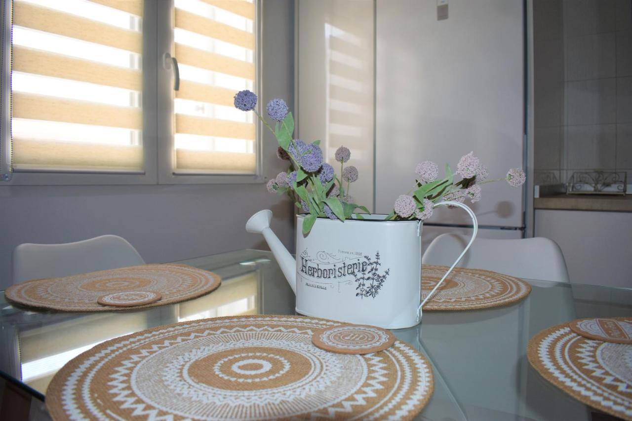 Apartamentos R66 กาเซเรส ภายนอก รูปภาพ