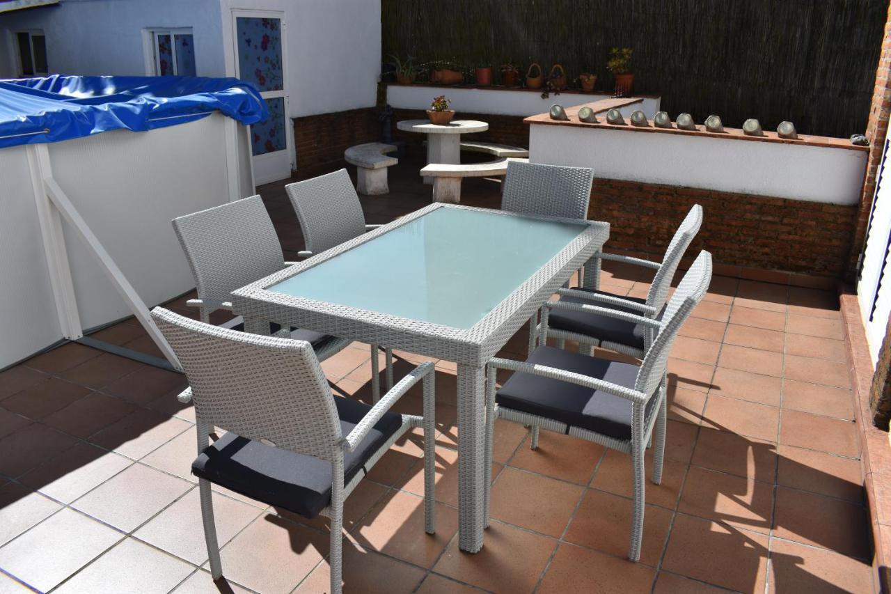 Apartamentos R66 กาเซเรส ภายนอก รูปภาพ