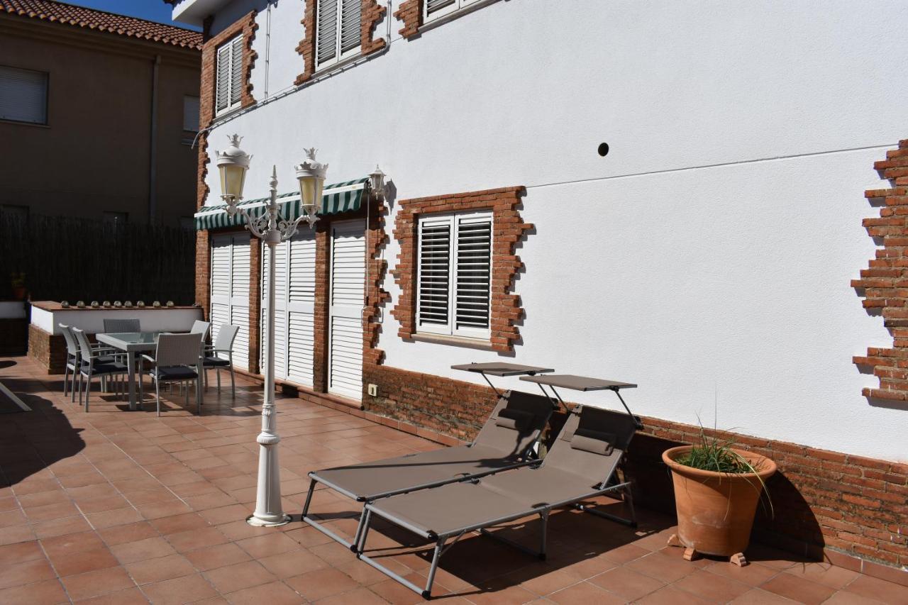 Apartamentos R66 กาเซเรส ภายนอก รูปภาพ